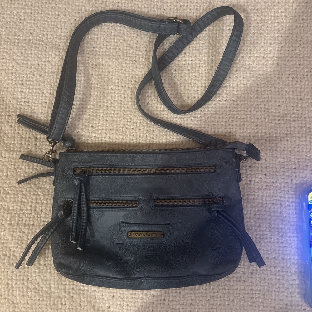 Stone Mountain Blue Faux Leather Crossbody Shoulder Bag Tons of zipper storage